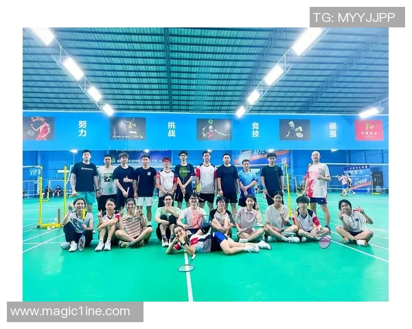 赛后分析:上海羽毛球队与重庆羽毛球队的默契配合与团队精神探讨 赛后分析:上海羽毛球队与重庆羽毛球队的默契配合与团队精神探讨